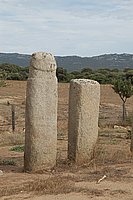 Sartenais, Menhirallee von Stantari 4.JPG
